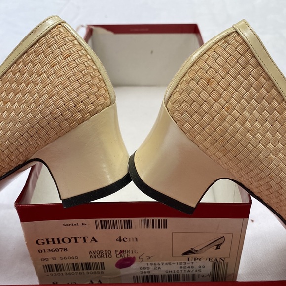 Salvatore Ferragamo 8.5AA CREAMY heels GHIOTTA - Picture 16 of 17